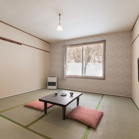 Готель Shiretoko Kokun Kekun Уторо Екстер'єр фото